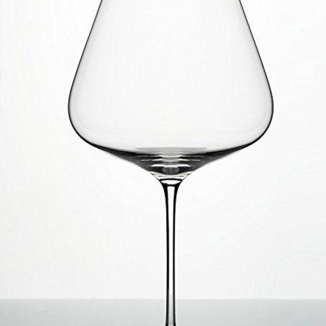 Zalto Denk'Art Burgundy Wine Glass - Luxury Stemware - Espeically for Pinot Noir, Nebbiolo, Barbera, Chardonnay and Grünen Veltliner - Brings Out Fruit and Sweeter Notes (Single Glass)