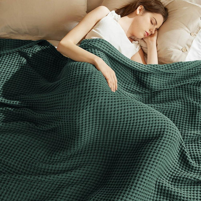 Bedsure 100% Cotton Blanket Queen Size for Summer, Ultra Soft Waffle Weave Queen Blanket for Bed, Lightweight Thin Woven Breathable Bedding Gifts for Women, Men, Kids, Dark Green, 90" x 90"