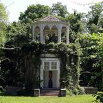 Picnic in Allerton's Gardens