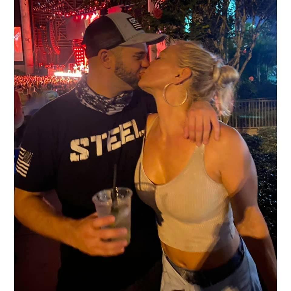 Chris Stapleton Concert Kisses