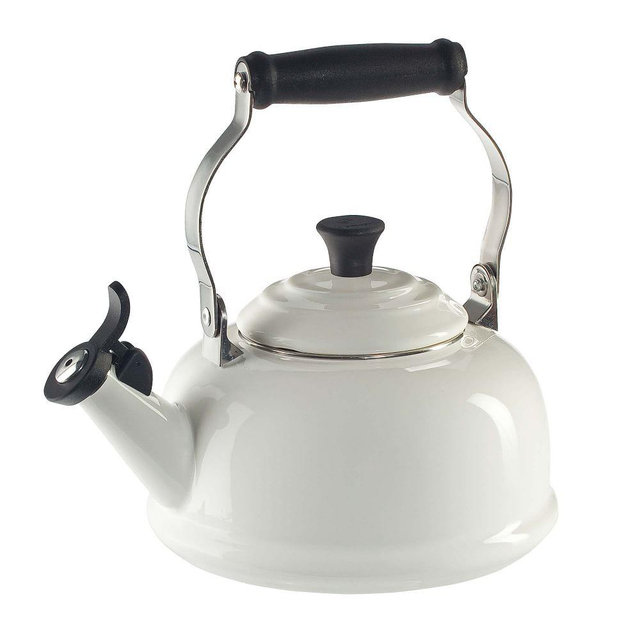 Le Creuset Whistling Kettle, White, 1.7 qt.