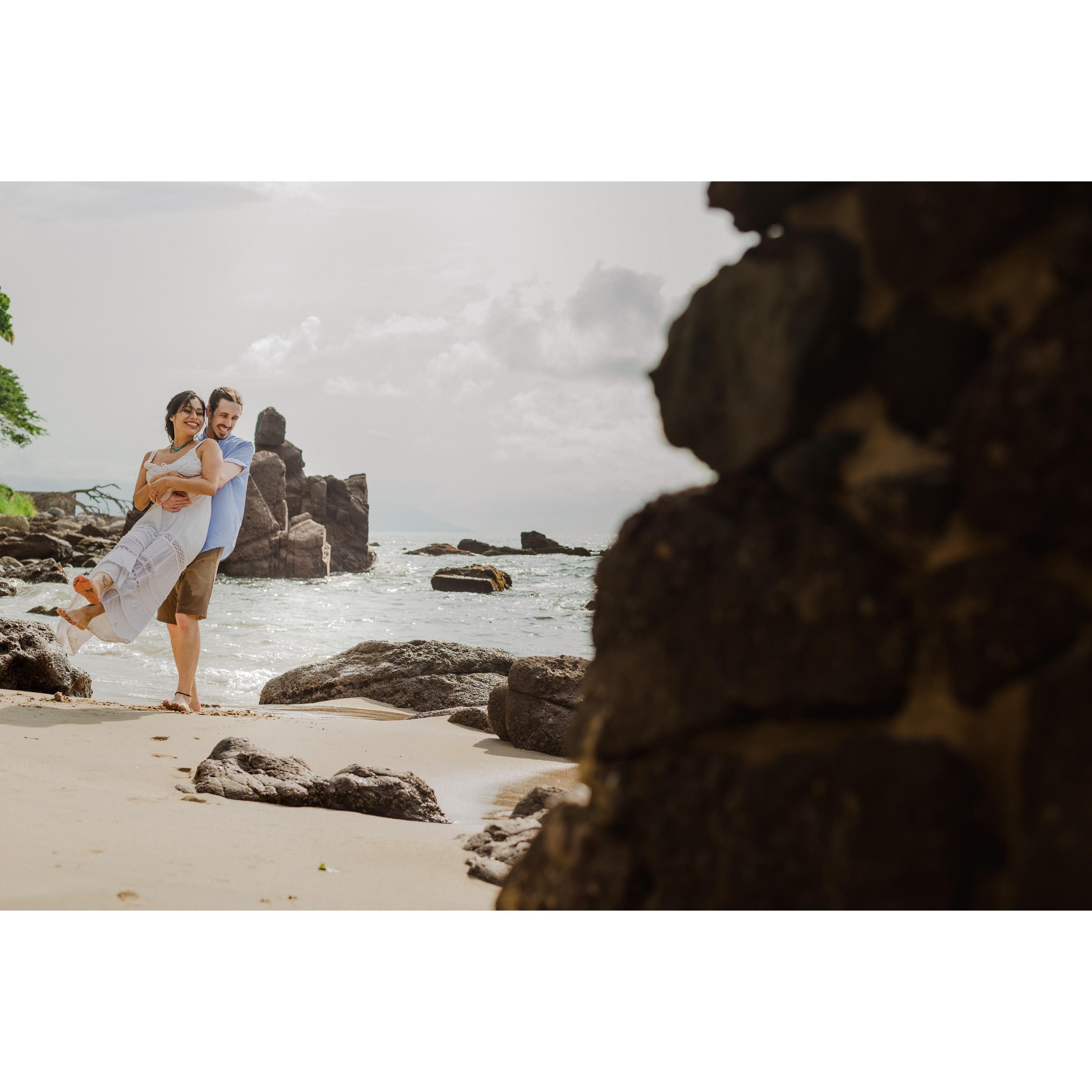Engagement photos! Amapas Beach PV Aug '21