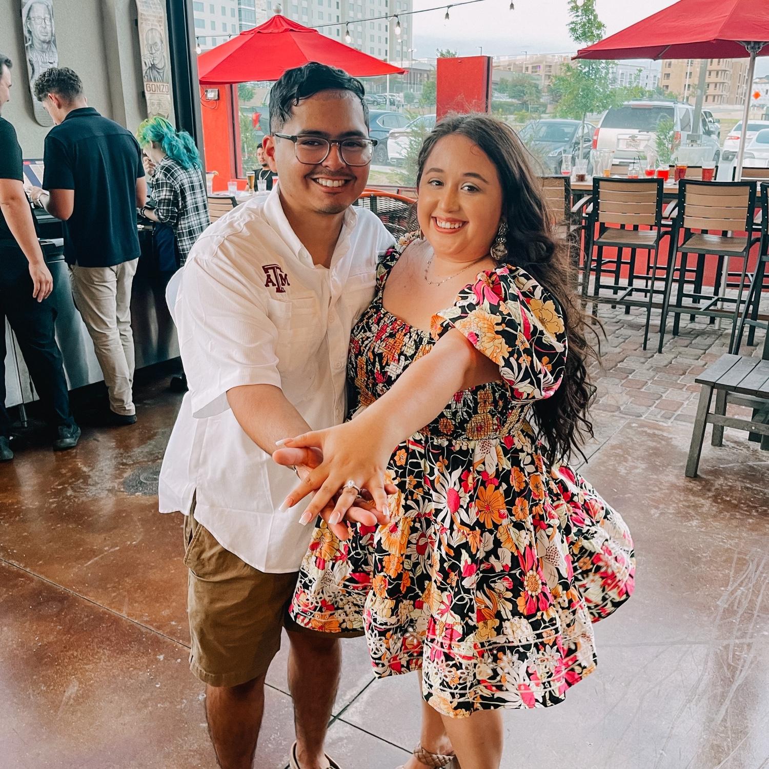 Not only did Christoper surprise me with a photo shoot but he also planned an engagement dinner with our family and friends! 🤍