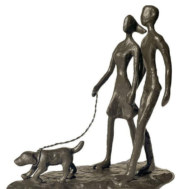 Konjouror Couple and Dog Cast Iron Sculpture, Romantic Couple Love Metal Art Decor, Family Love Statue, Dog Lover Gifts for Couple