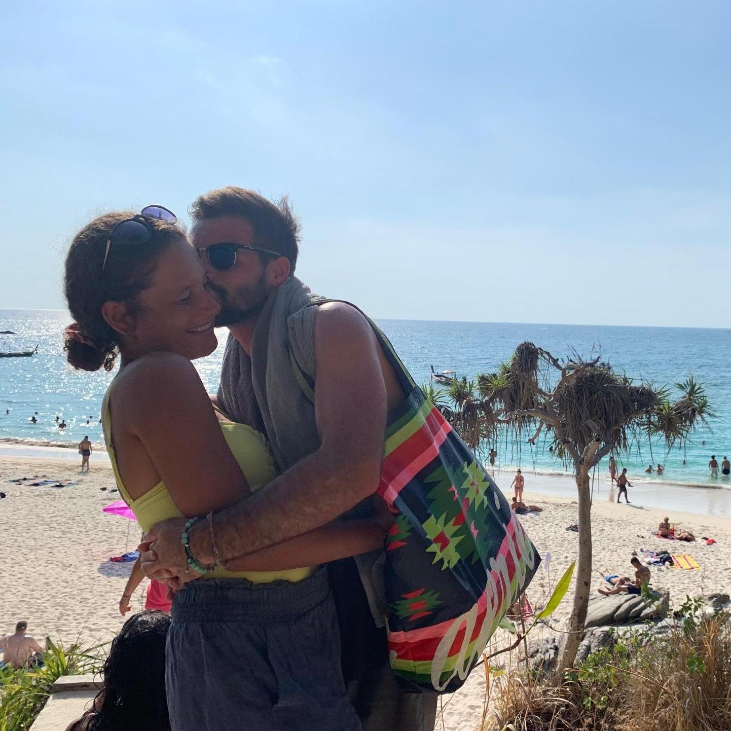 Beach kisses in Thailand