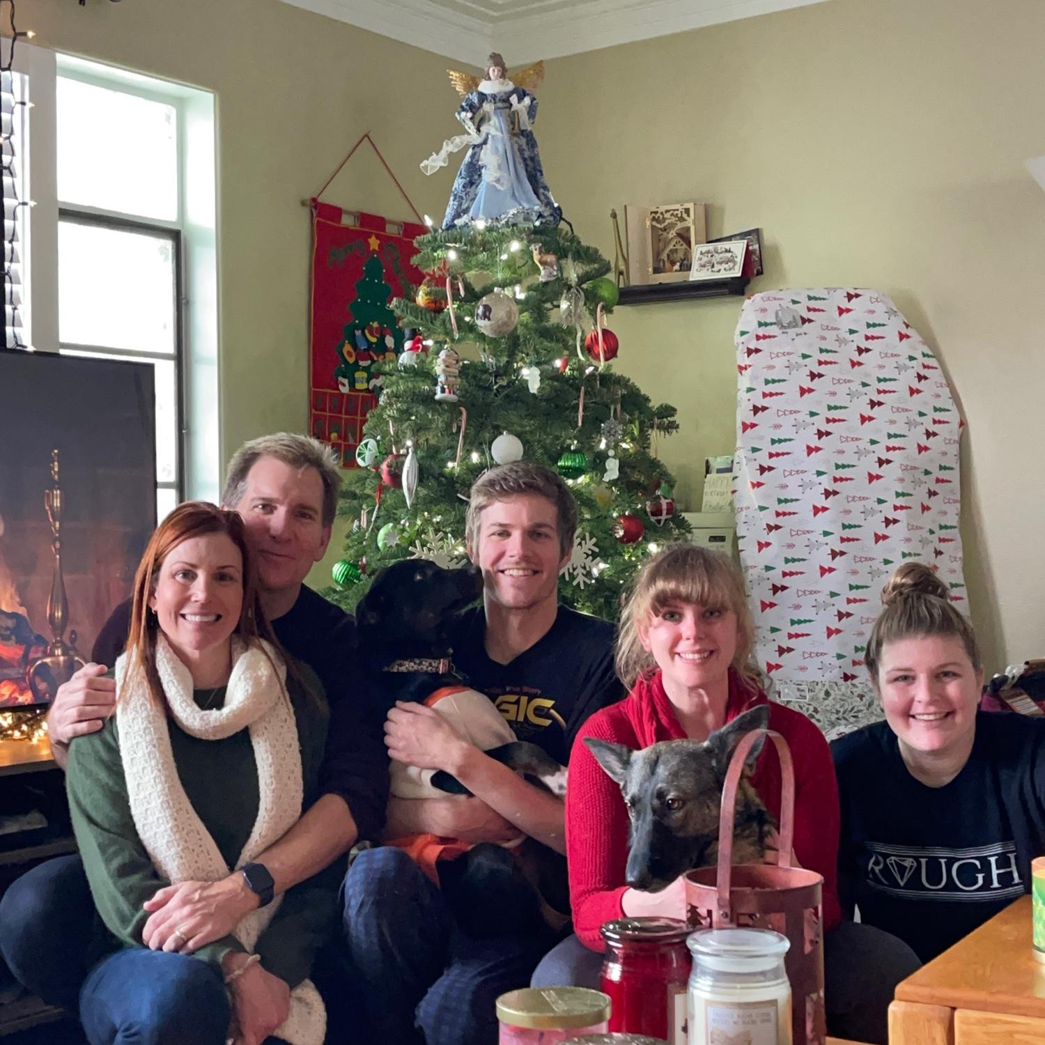 Christmas with Philip’s mom, dad and sister 🎄♥️ December 2022