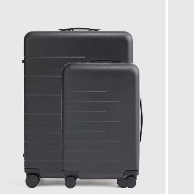 Carry-On & Large Check-In Suitcase Bundle - Black