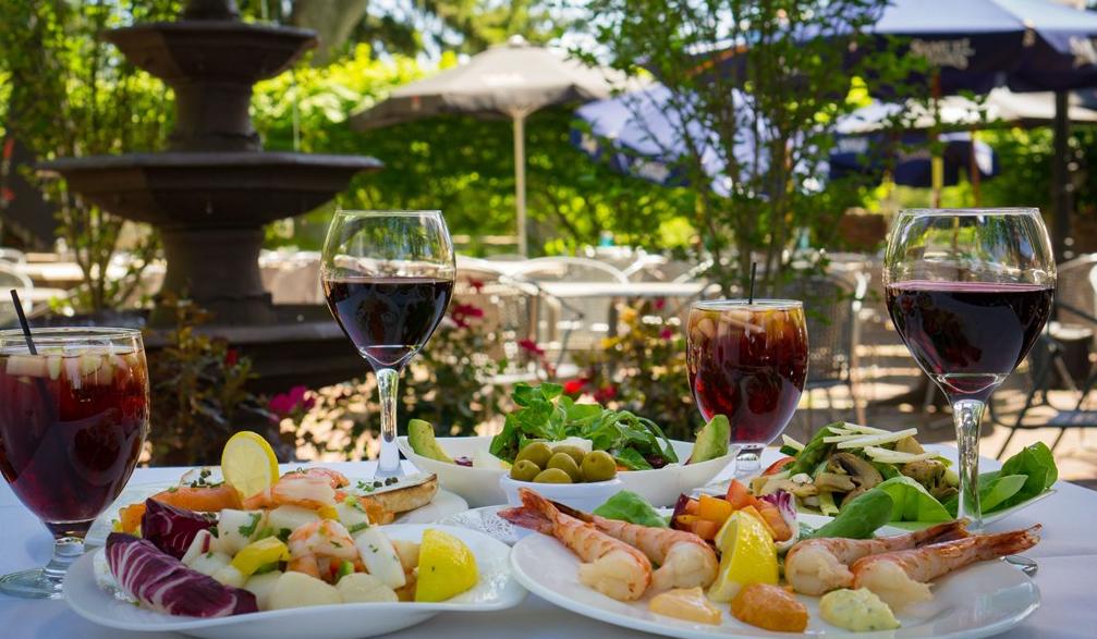 The Wedding Website of Megan O'Neill and Anthony Rallis