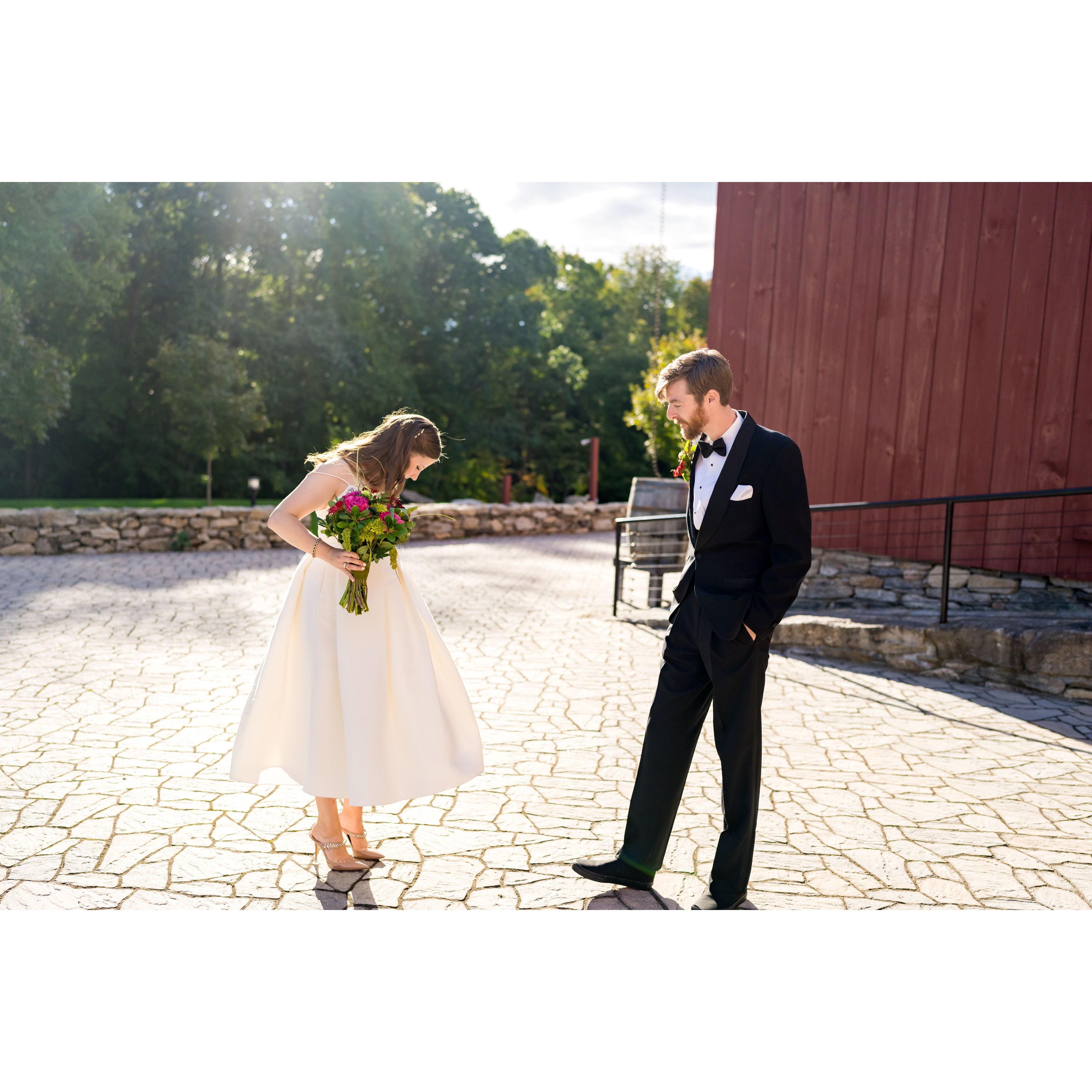 Our Wedding Day @ The Nathan Hale Homestead (Photo by Christopher Capozziello, Silk City Photo)