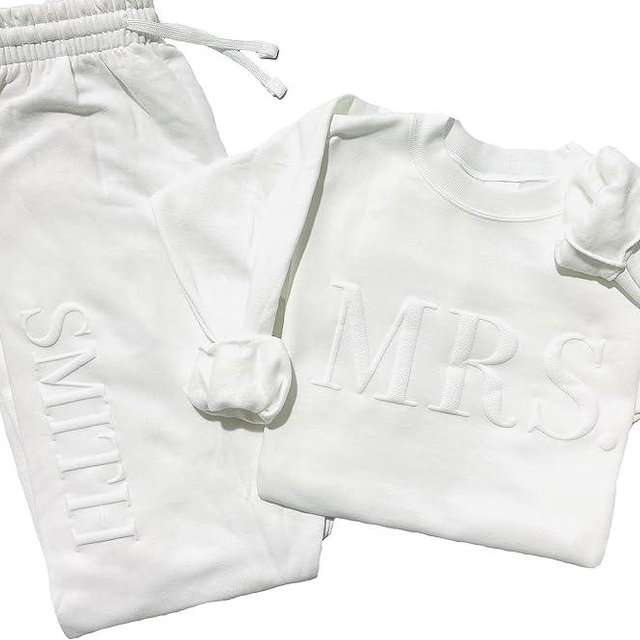 Up2ournecksinfabric - Peronalized Gift - Embossed Bridal Gift Set - Mrs. Sweatshirt - New Mrs. Set - Mrs. Sweatshirt - Bride Sweatpants - New Mrs. - Honeymoon Outfit - New Mrs. Joggers