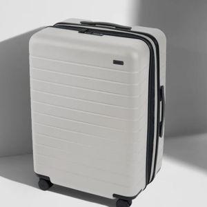 AWAY Luggage - The Medium Flex