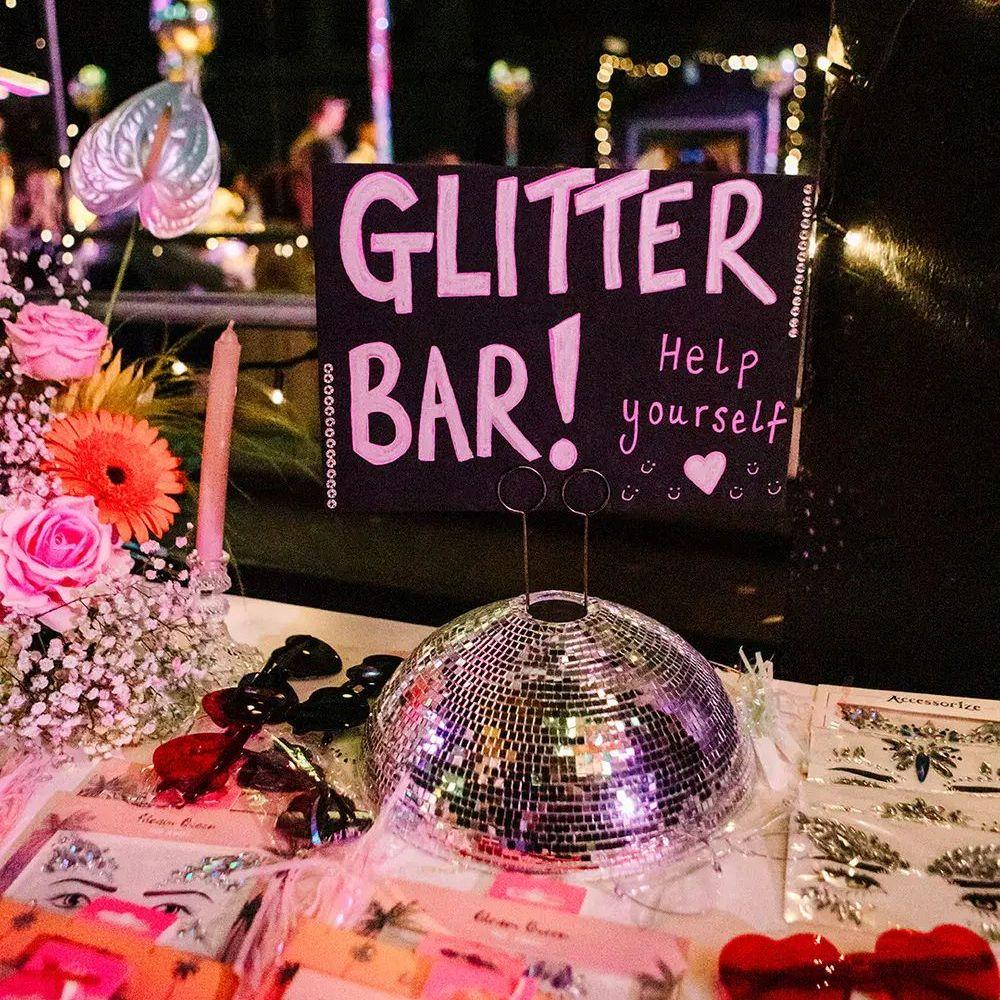 Glitter bar!