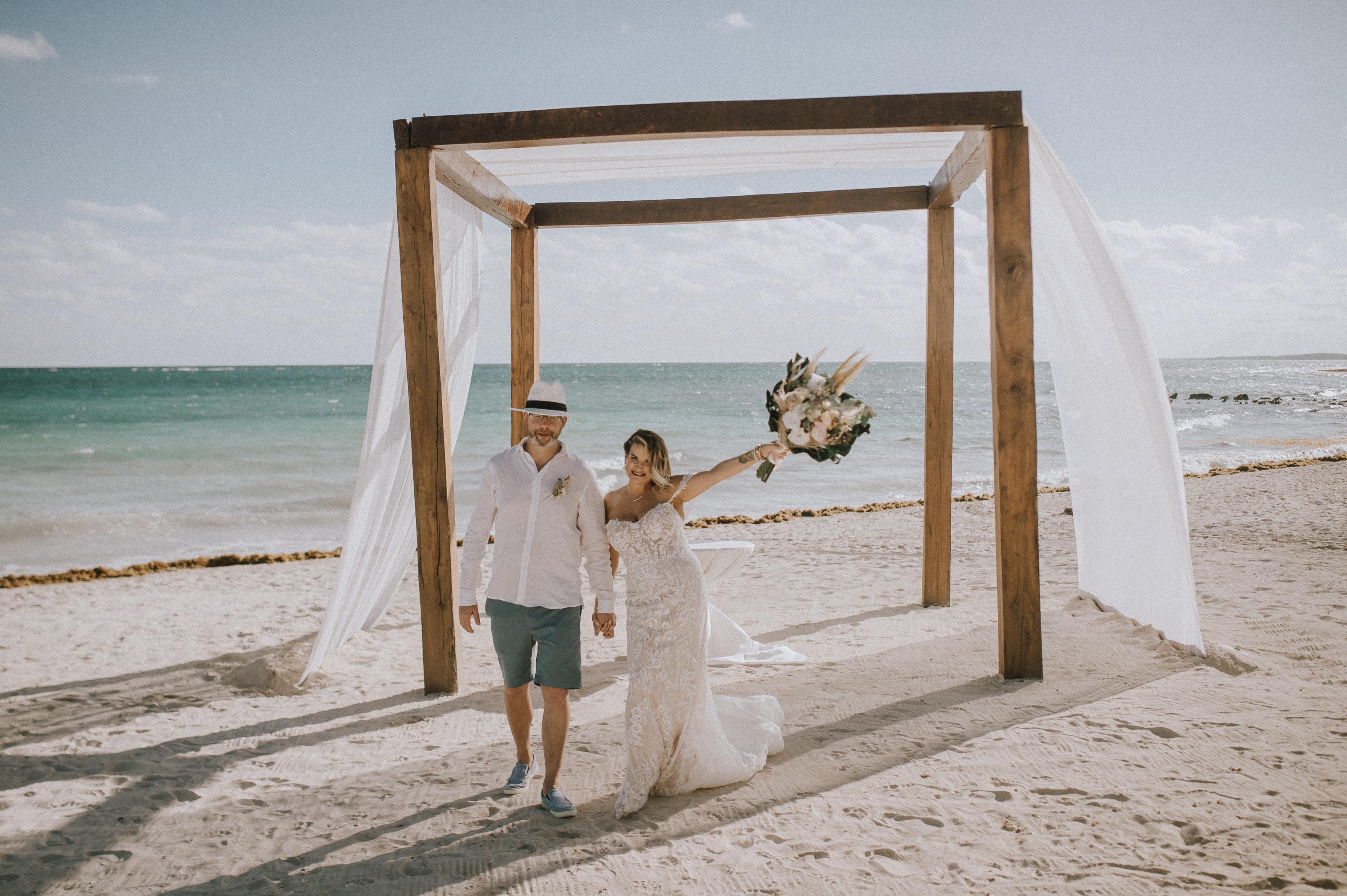 The Wedding Website of Tara McCafferty and Matthew Russell