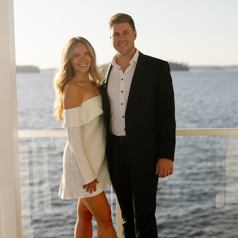 Daniella Barichello and Evan Forstinger's Wedding Website