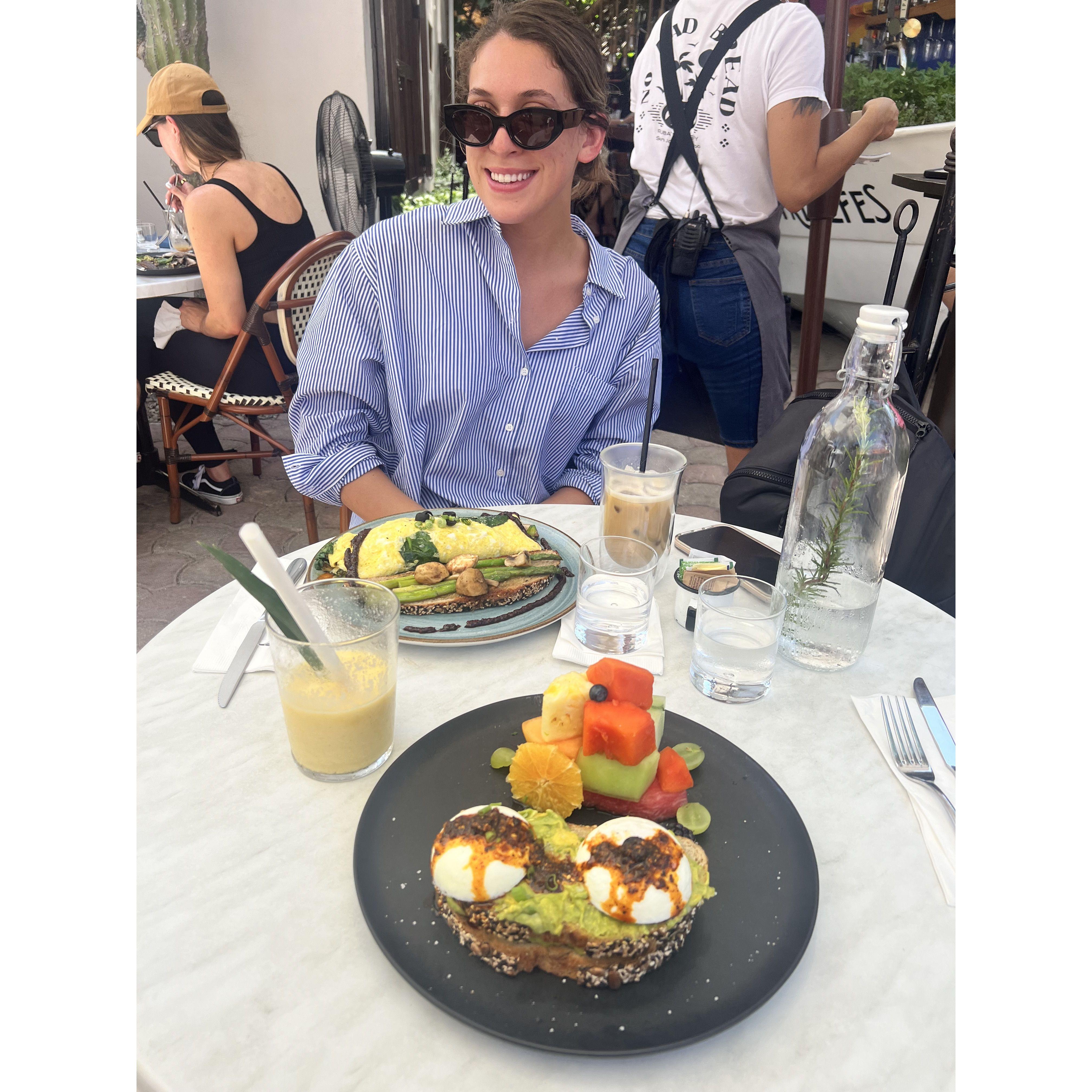 Brunch at Rubas Bakery. Our favorite breakfast spot in San Jose Del Cabo.