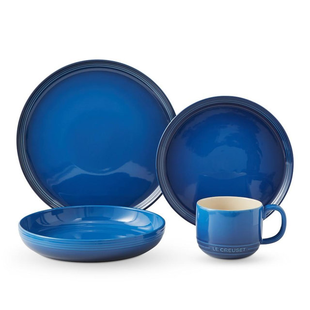 Le Creuset San Francisco Coupe 16-Piece Dinnerware Set with Pasta Bowl, Lapis