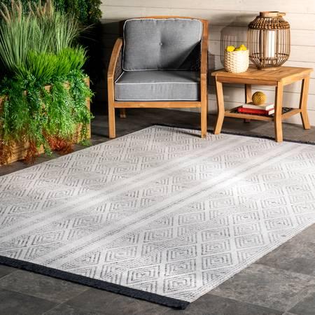 Gray Indoor/Outdoor Striped With Tassels Area Rug