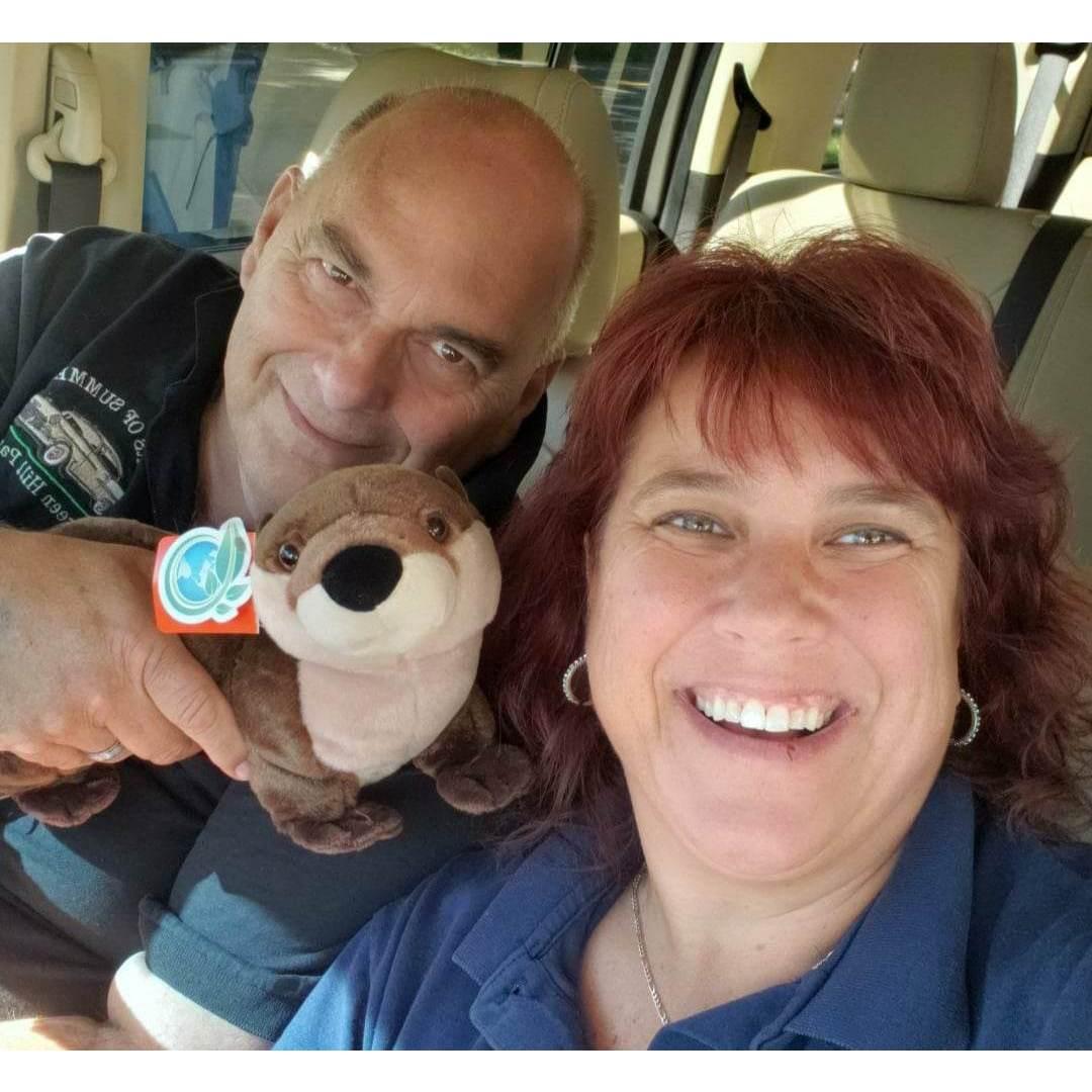 Bucket List - Feed Live River Otters, Ecotarium