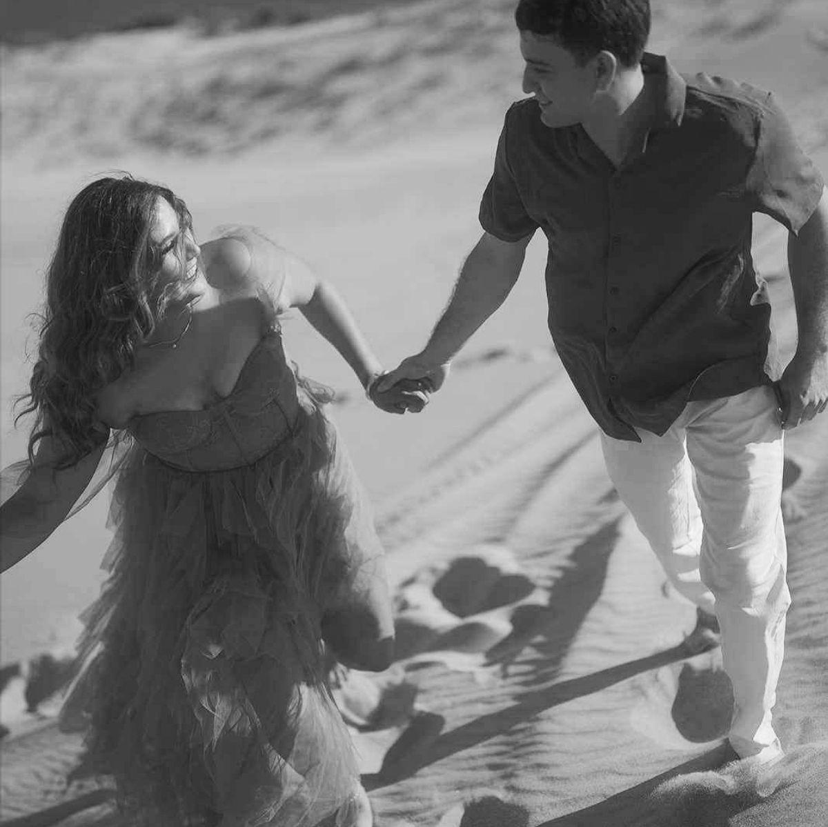 ''Sobre todo, vístanse de amor, que es el vinculo perfecto'' 
COLOSENSES 3:14