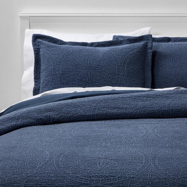 Full/Queen Matelasse Medallion Duvet Cover & Sham Set Washed Indigo - Threshold™