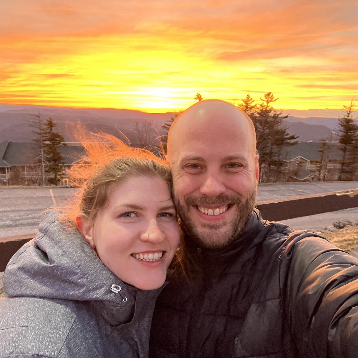 Pretty sunsets and big smiles after a day of skiing | Snowshoe Mountain Resort | March 2024