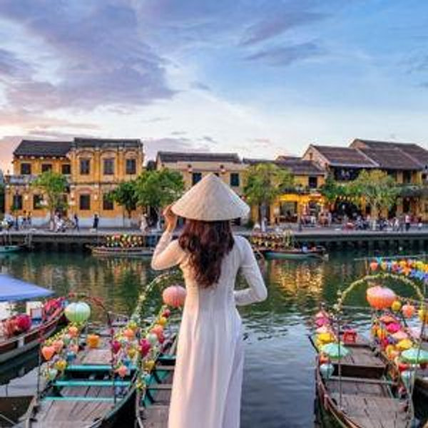 Excursion Guide in Vietnam