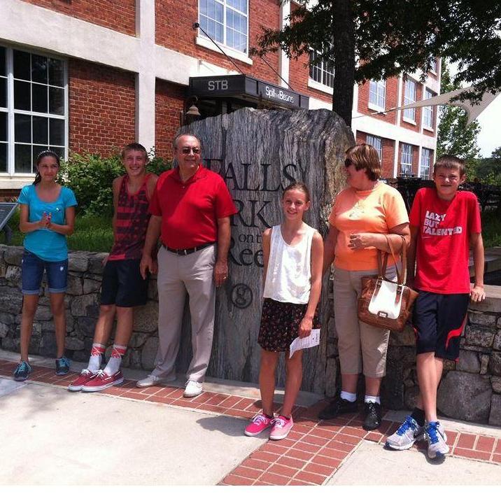 2014 South Carolina Vacation
Payton, Aidan, Grandpa, Eva, Grandma & Bret