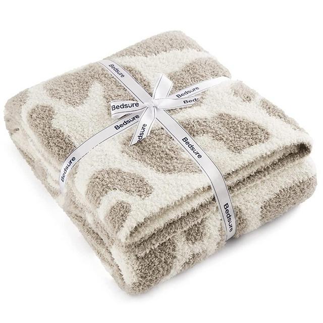 Bedsure Soft Leopard Throw Blanket Knit Warm Blanket for Couch Lightweight Fluffy Blanket for Bed Sofa 50x60 Inches