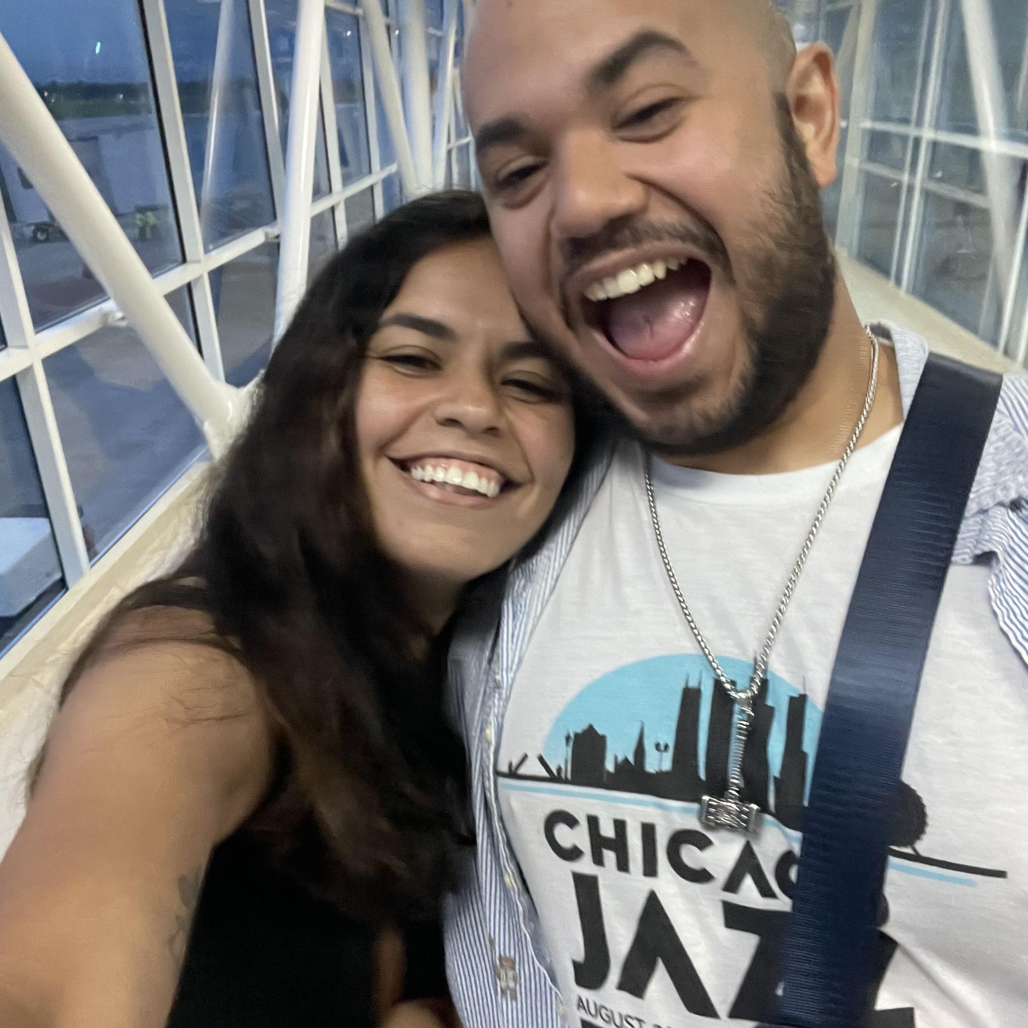 Clásico selfie en un aeropuerto 2024