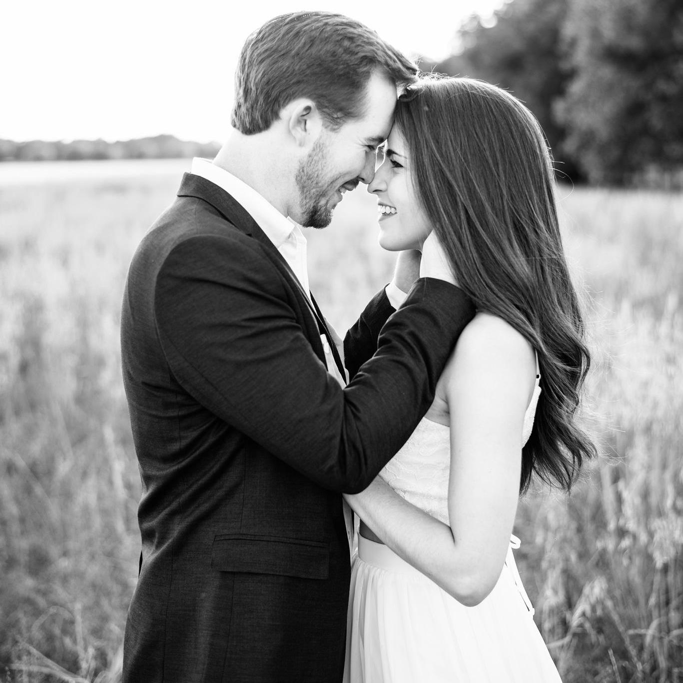 Engagement Pictures by Andrew Swindle Photography