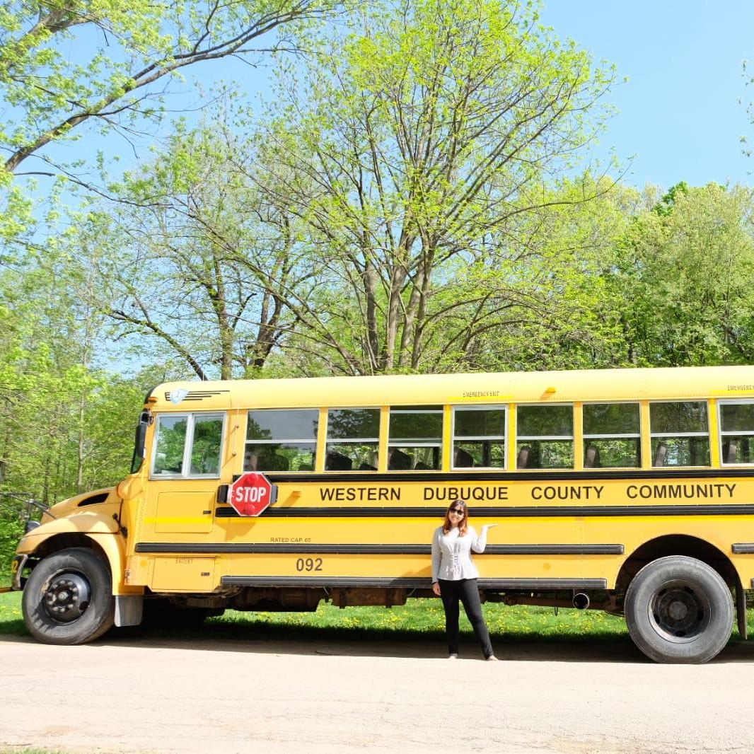 A typical yellow bus. Pei's trip to US