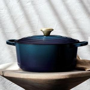 Signature Round Dutch Oven (Color "Agave", Size 5.5 qt)