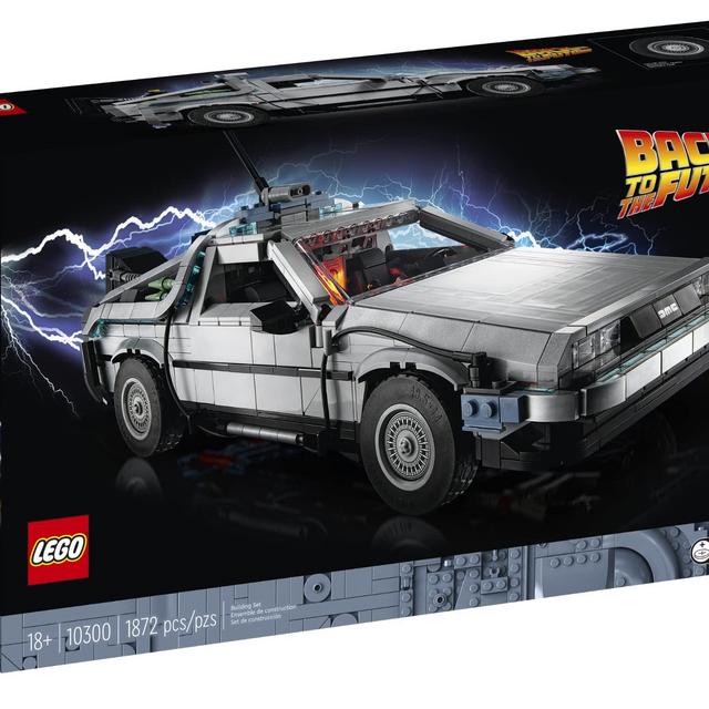 LEGO 10300 Back to The Future Time Machine，Building 1 of 3 Versions of The time-Traveling car（1872 Pieces）