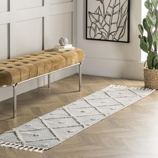 Diamond Deyton Runner