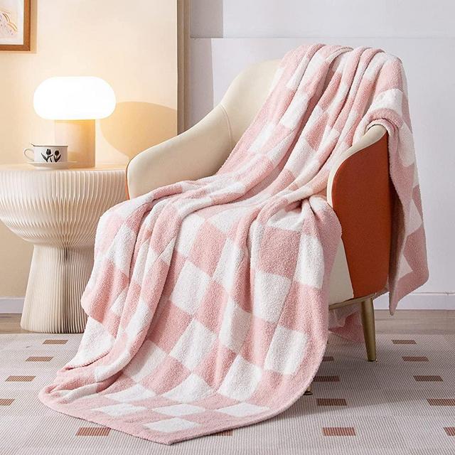 SeaRoomy Throw Blanket Checkerboard Fuzzy Blanket Reversible Plush Plaid Throw Blankets Soft Cozy Microfiber Knit Fluffy Checkered Blanket Decor for Home Couch Bed Gift Idea(Light Pink, 51×63in)