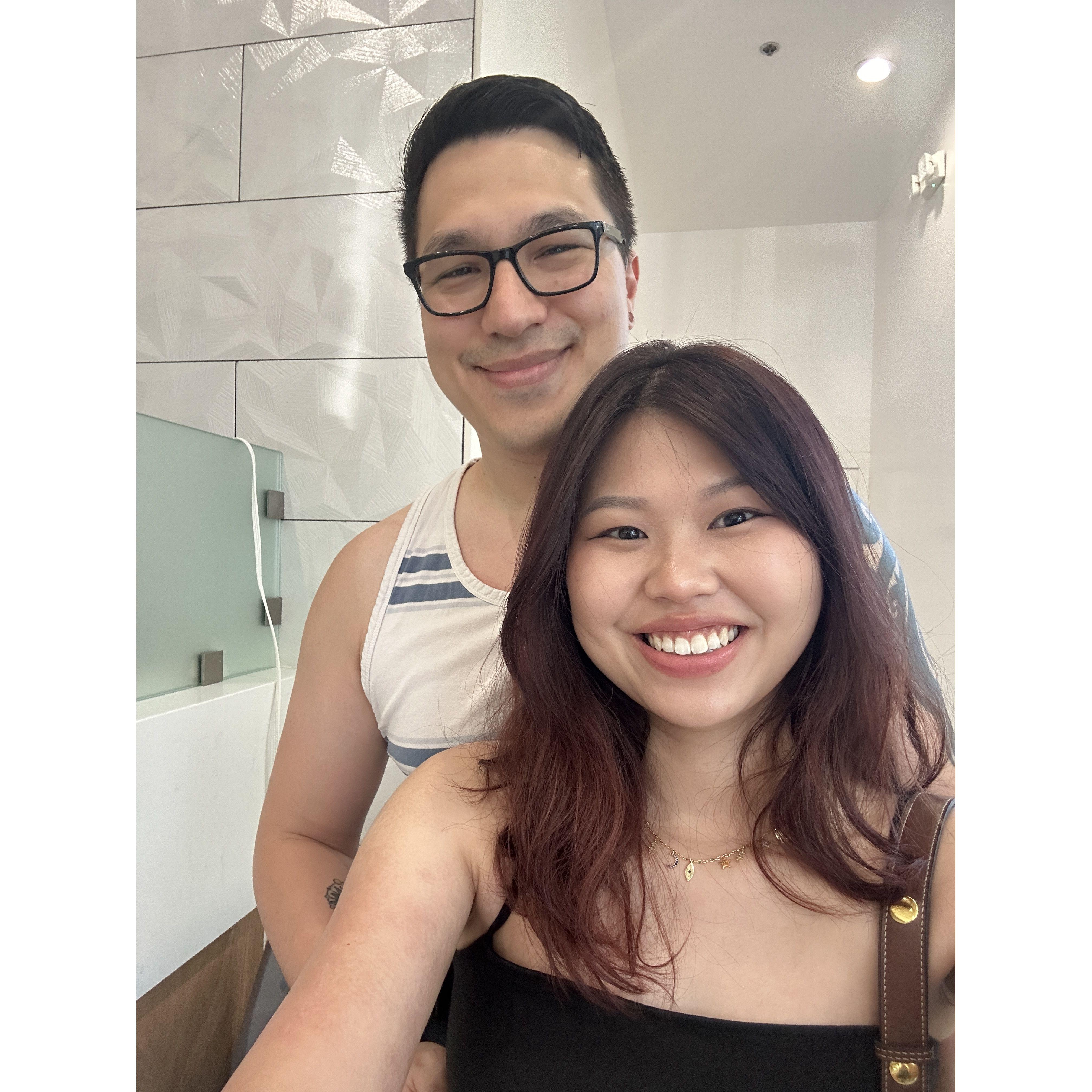 A quick selfie while waiting for our dessert at Hui Lau Shan