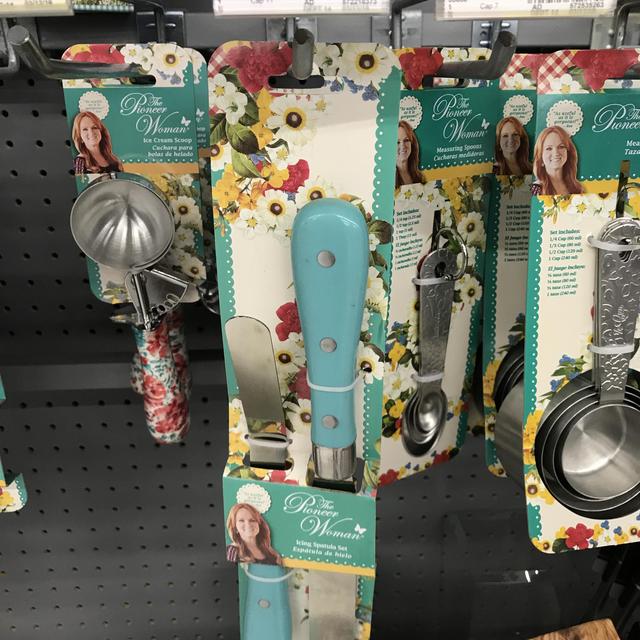 Icing spatula set.     @ Walmart