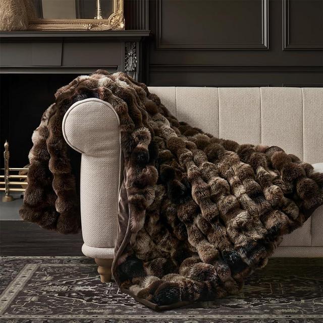 EVERGRACE Ultra Soft Luxury Fluffy Ridgeline Faux Rabbit Fur Throw Blanket, Thick Warm Fuzzy Blankets for Bed, Cozy Plush Reversible Blanket for Couch, Chair, Sofa, Mocha Brown, 50x60 Inches, 870 GSM