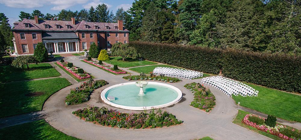 The Wedding Website of Isabella Lemieux and David Tarbox