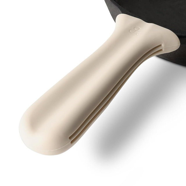 Greater Goods Silicone Handle, BPA-Free Silicone, Heat Resistant Handle for Cast Iron Skillet, 1pc, Designed in St. Louis (Birch White)