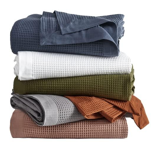 Great Bay Home 100% Cotton Light Blue Waffle Weave Full/Queen Blanket | Lightweight and Breathable | Soft Ocean Blue Bed Blanket | Perfect for Layering Cotton Blanket | Hazel Collection