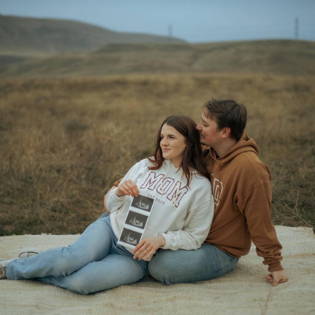 Pregnancy Announcement Photos!
