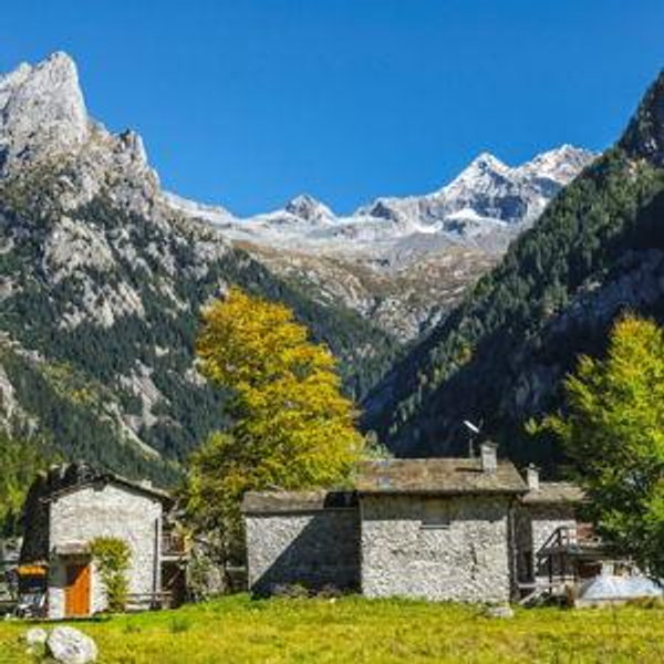 Honeymoon in Val Di Mello: Tickets to Milan Airport