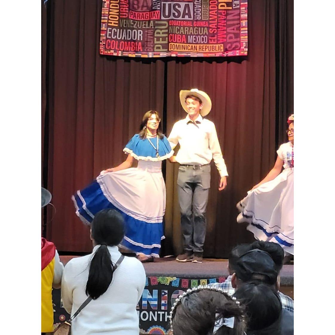 Activida de las naciones, bailamos el sueñito jiji
