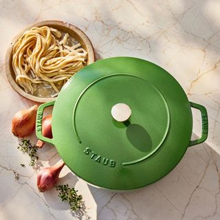 Cast Iron 5 qt. Essential French Dutch Oven