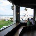 Wonderland Ocean Pub