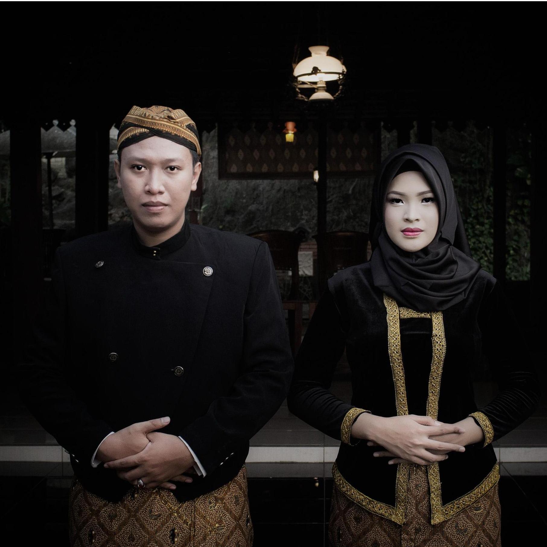 We love classic thing, we love our culture. So we choose to use traditional ceremony and all the attire.