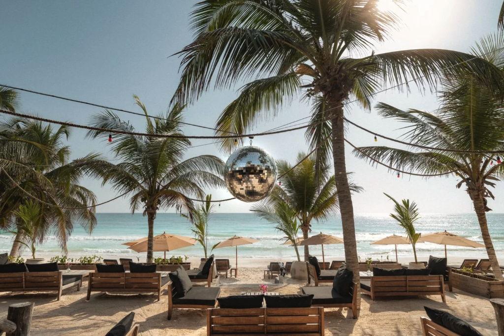 The Wedding Website of Sheli Chabon and Ben Brown