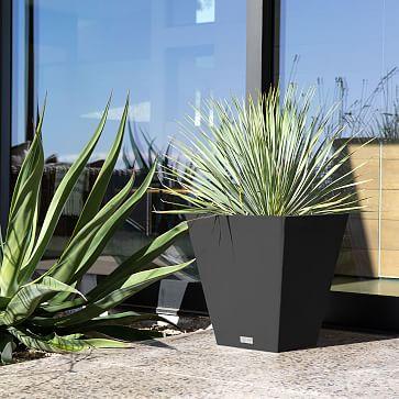 Veradek Nobleton Planter