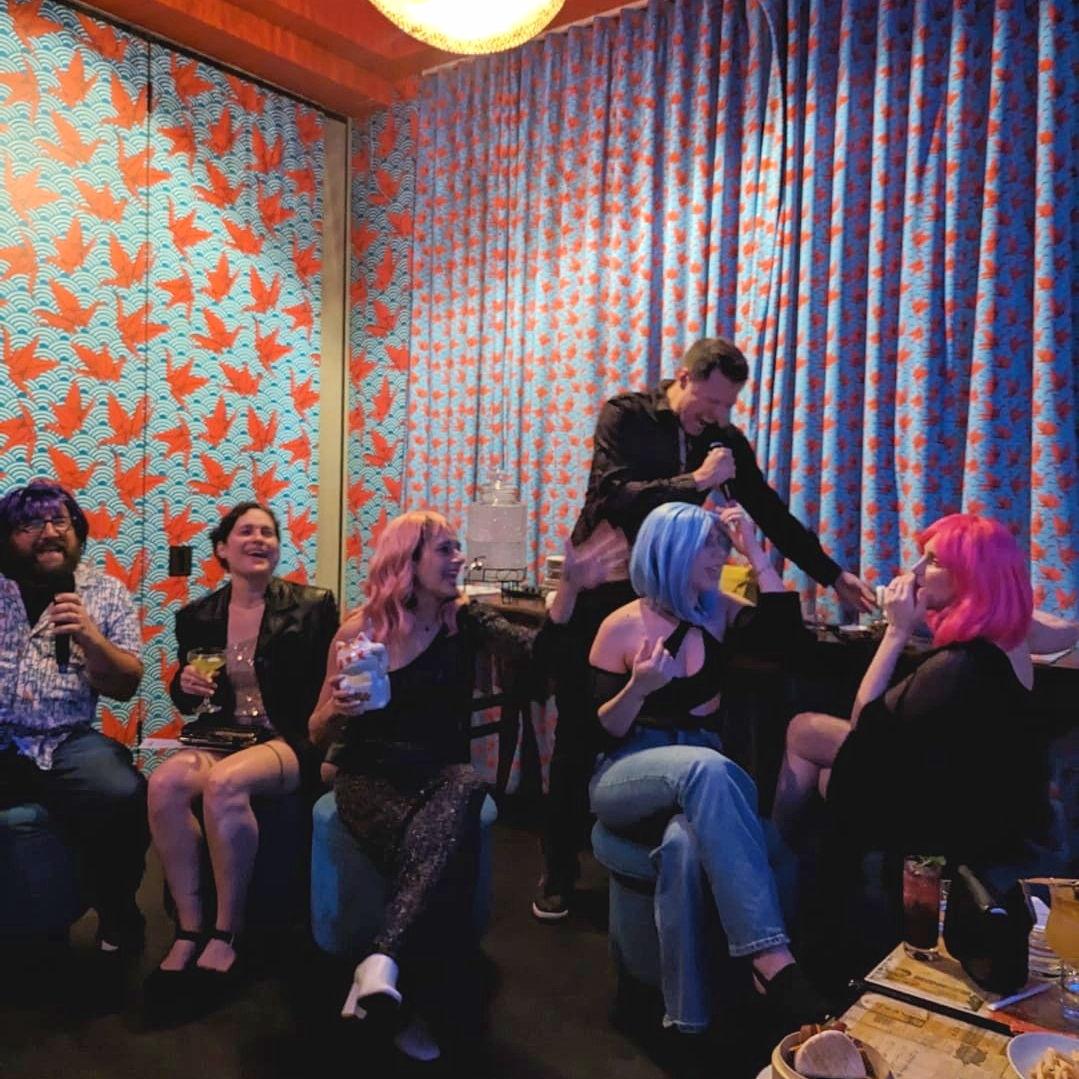 Karaoke killers. (Mike, Nat, Sasha, Step, Em, Atheanna)